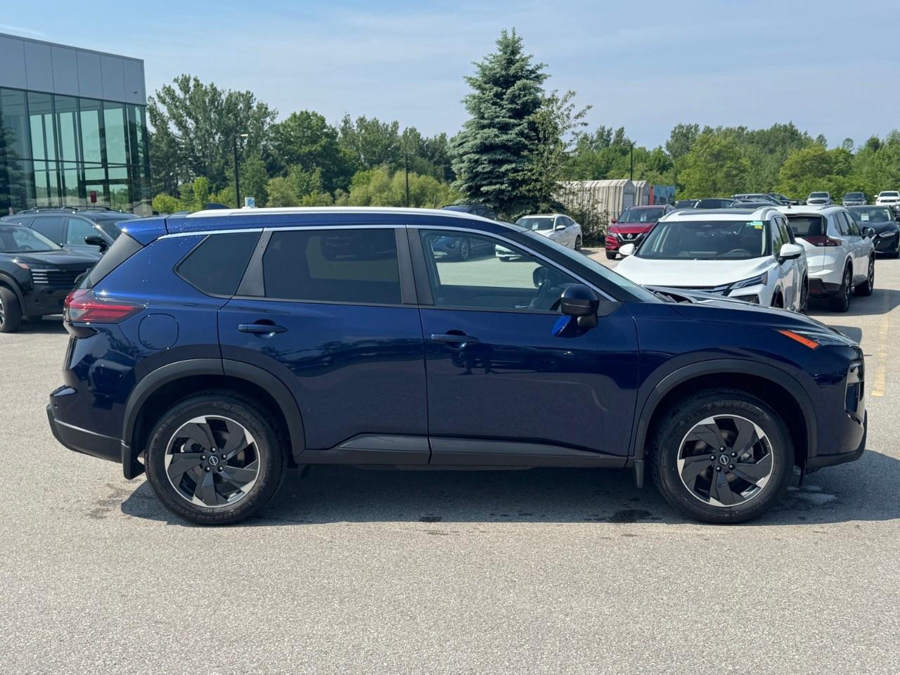 2024 Nissan Rogue AWD SV Moonroof Photo