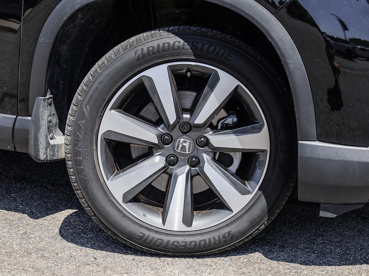 2024 Honda Pilot Touring 3RD ROW SEATING-HEATED/COOLED SEATS- LEATHER SEATS-HEATED STEERING WHEEL-MOONROOF- Photo