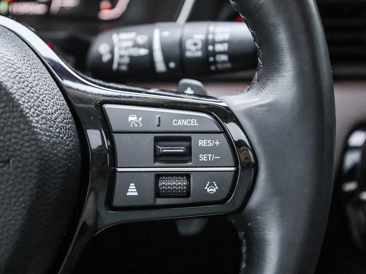 2024 Honda Pilot Touring 3RD ROW SEATING-HEATED/COOLED SEATS- LEATHER SEATS-HEATED STEERING WHEEL-MOONROOF- Photo