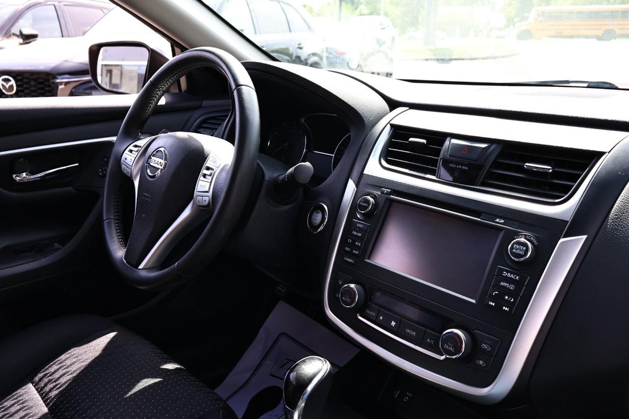2016 Nissan Altima 2.5 Photo