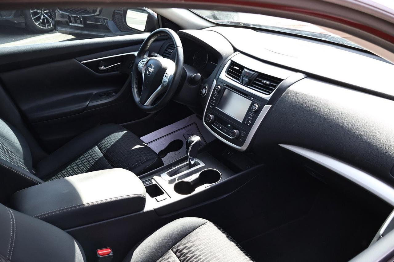 2016 Nissan Altima 2.5 Photo