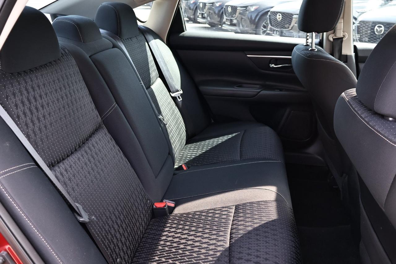 2016 Nissan Altima 2.5 Photo
