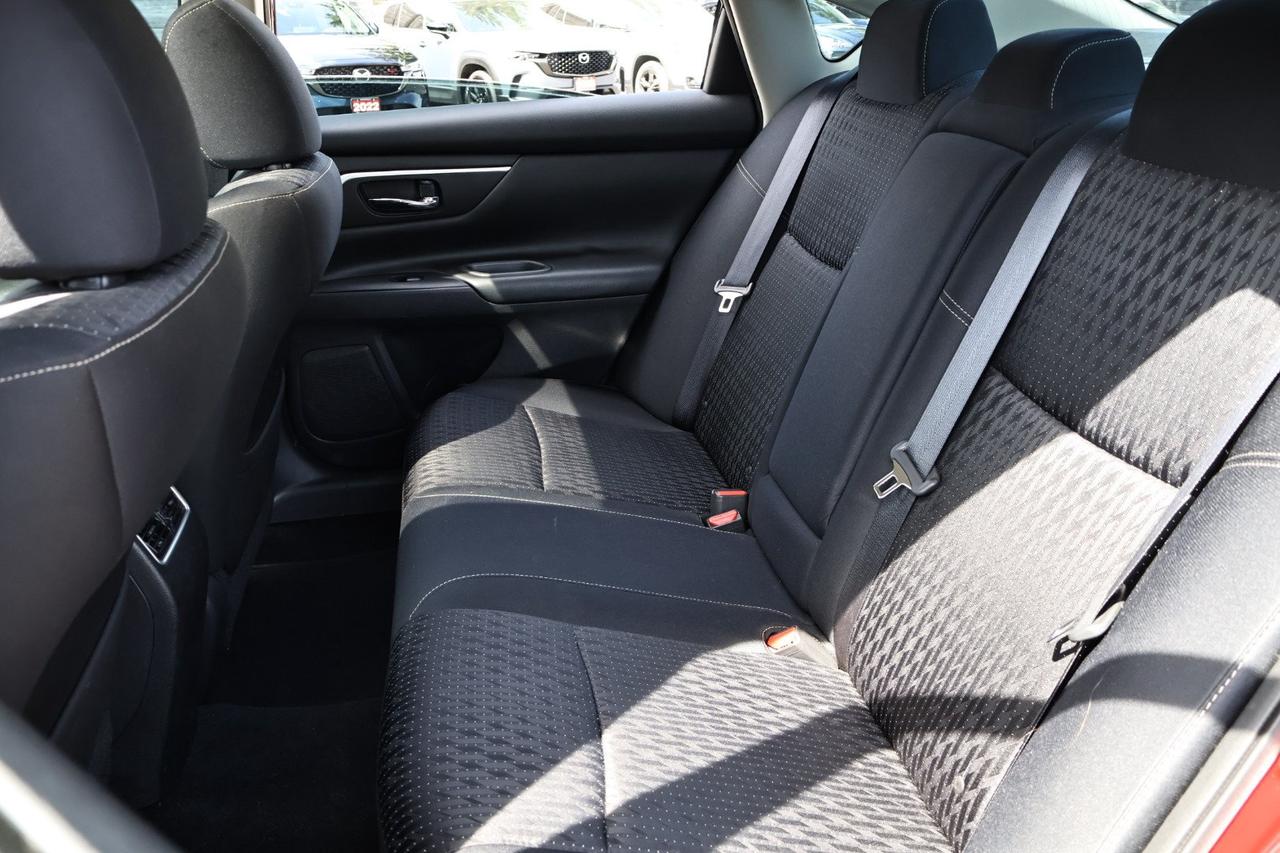2016 Nissan Altima 2.5 Photo