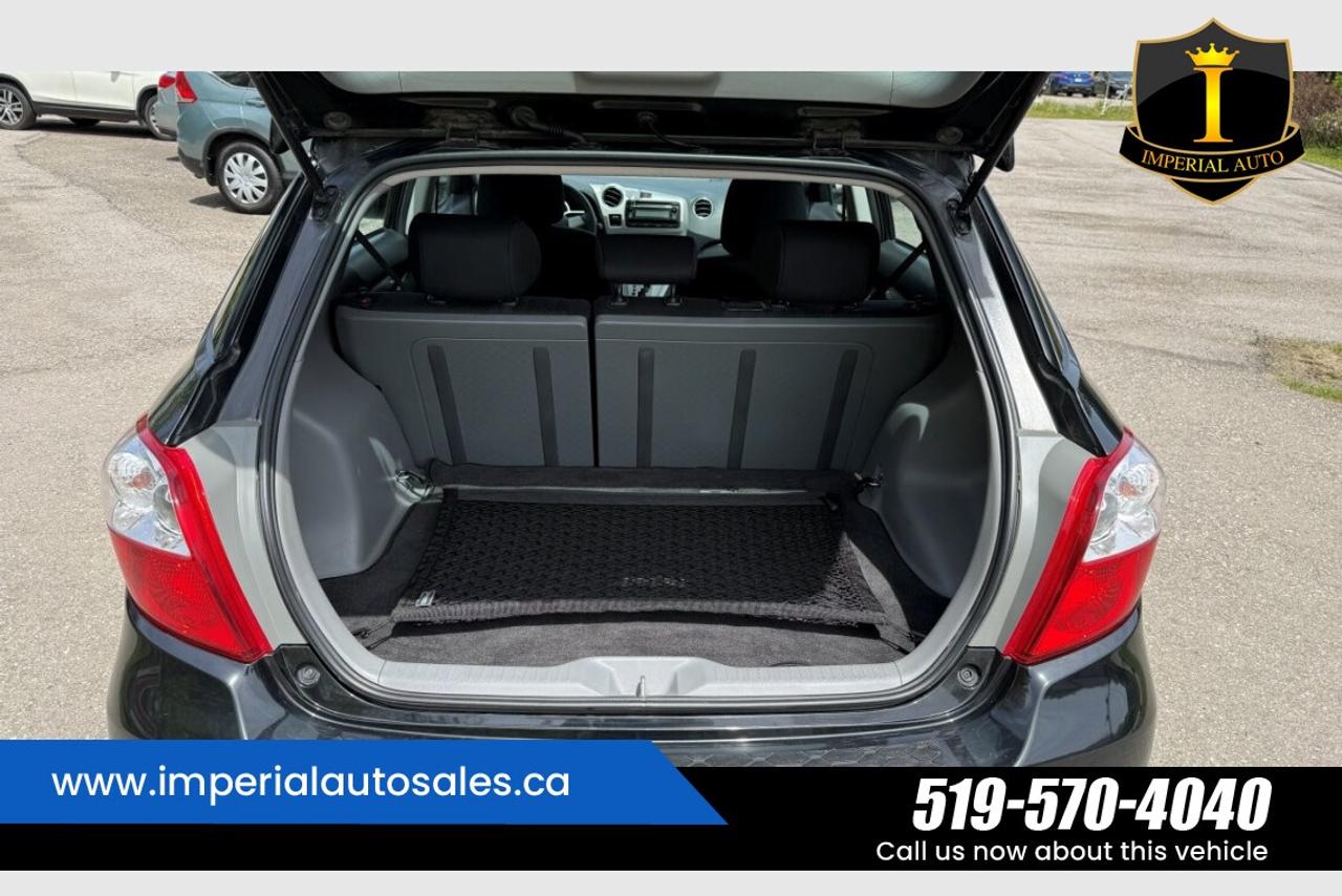 2014 Toyota Matrix L Photo