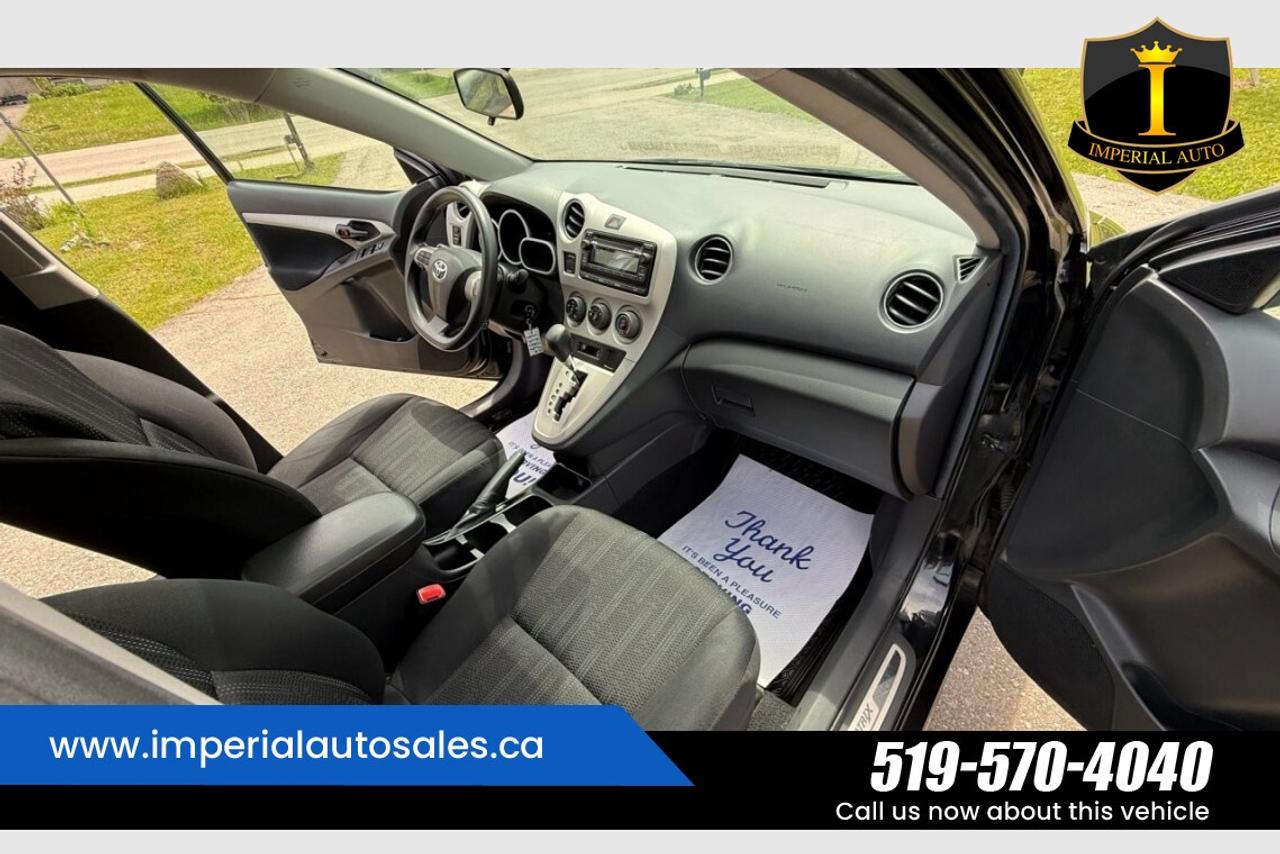 2014 Toyota Matrix L Photo