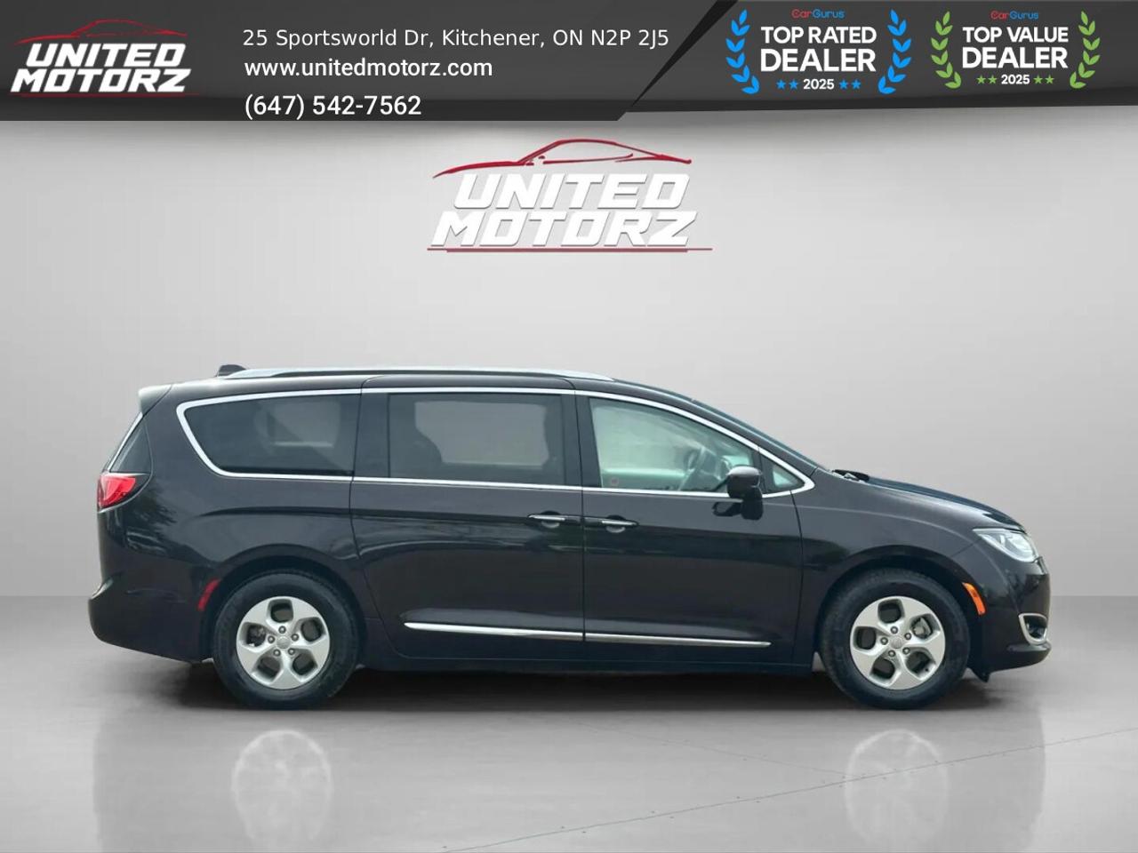 2017 Chrysler Pacifica Touring L Plus~SAFETY CERTIFIED~ ONE OWNER~ 19 SER Photo3