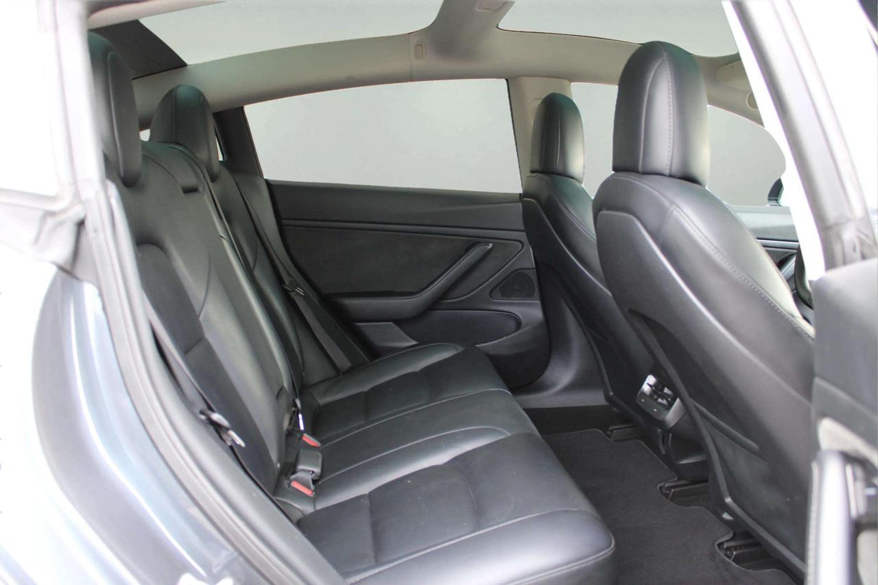 2020 Tesla Model 3 LONG RANGE Photo