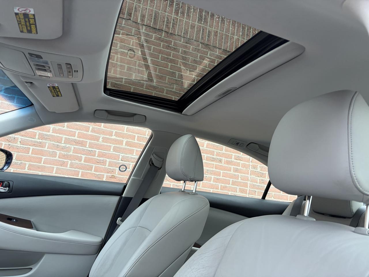 2011 Lexus ES 350 Navigation certified Photo
