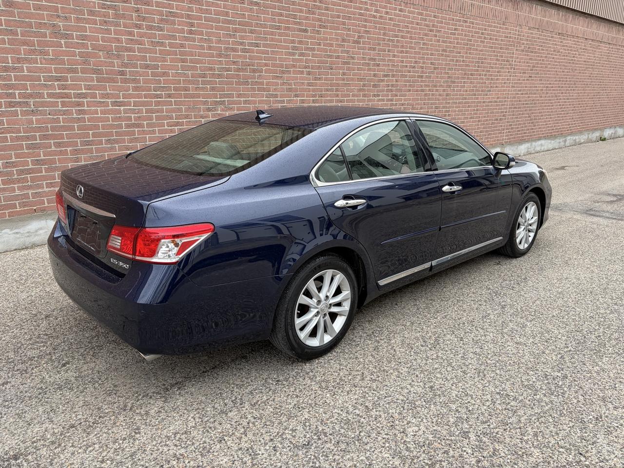 2011 Lexus ES 350 Navigation certified Photo