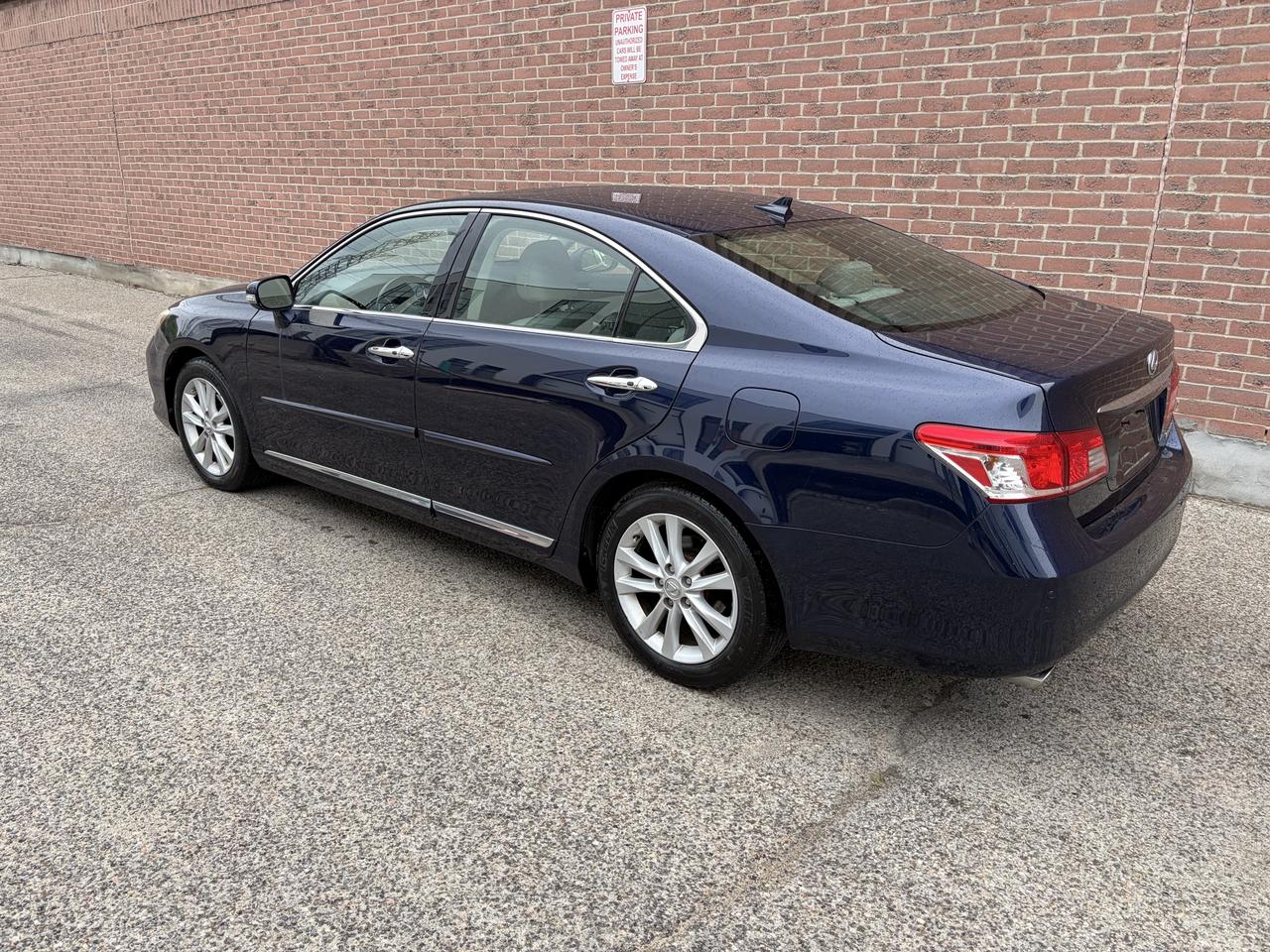 2011 Lexus ES 350 Navigation certified Photo