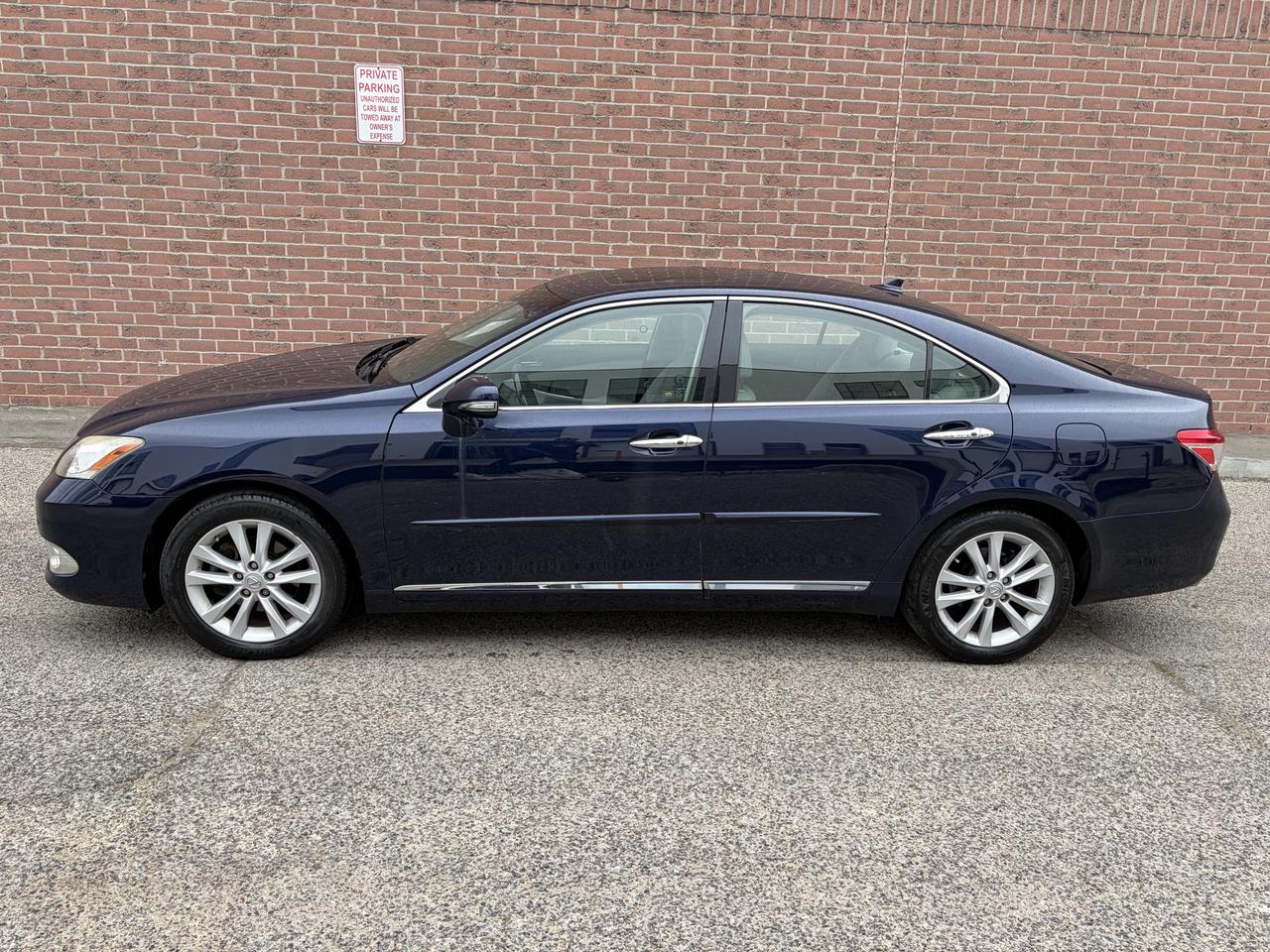 2011 Lexus ES 350 Navigation certified Photo