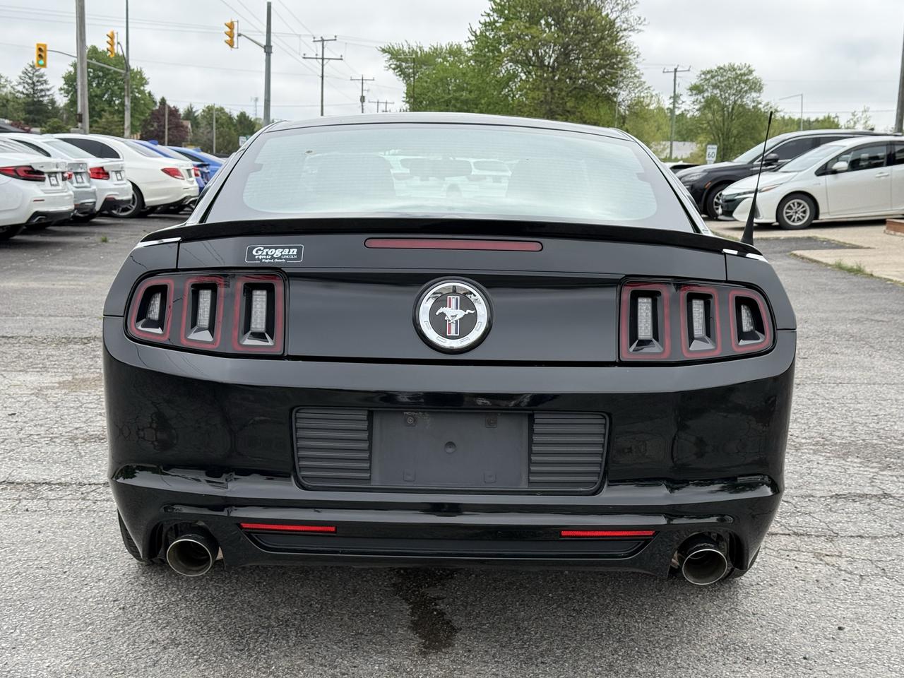 2013 Ford Mustang 2dr Cpe V6 Photo3
