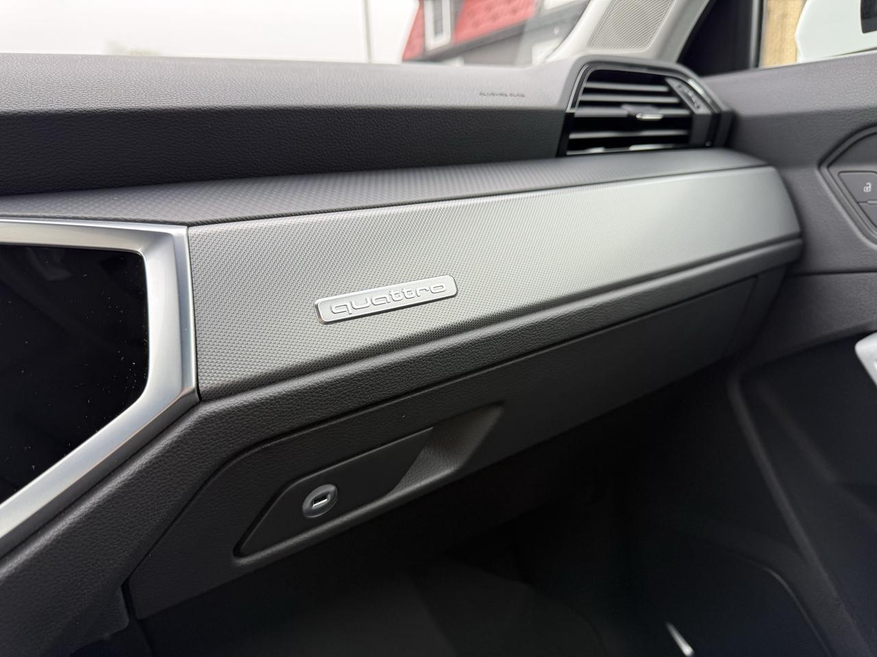 2021 Audi Q3 Technik Photo