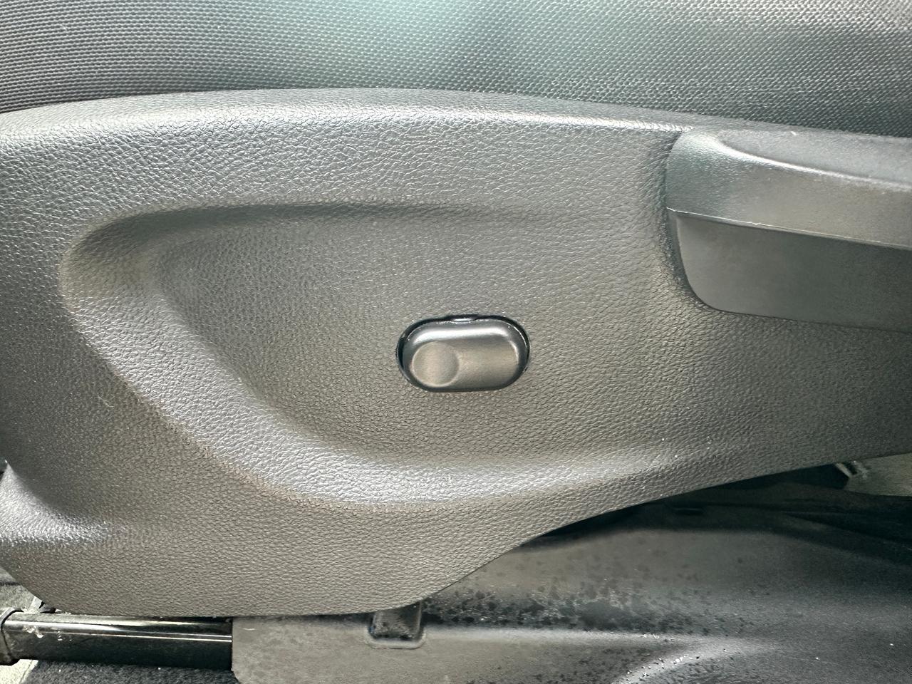2015 Chevrolet Trax LT Cloth A/C AM/FM CD Player Bluetooth Alloys Photo