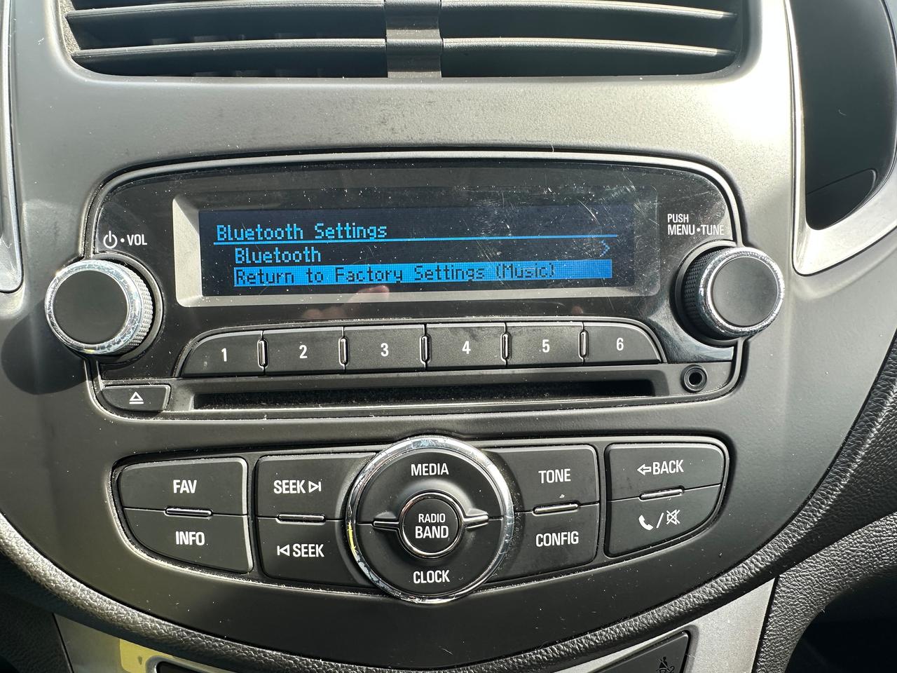 2015 Chevrolet Trax LT Cloth A/C AM/FM CD Player Bluetooth Alloys Photo