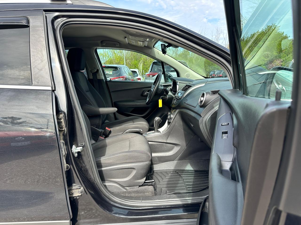 2015 Chevrolet Trax LT Cloth A/C AM/FM CD Player Bluetooth Alloys Photo