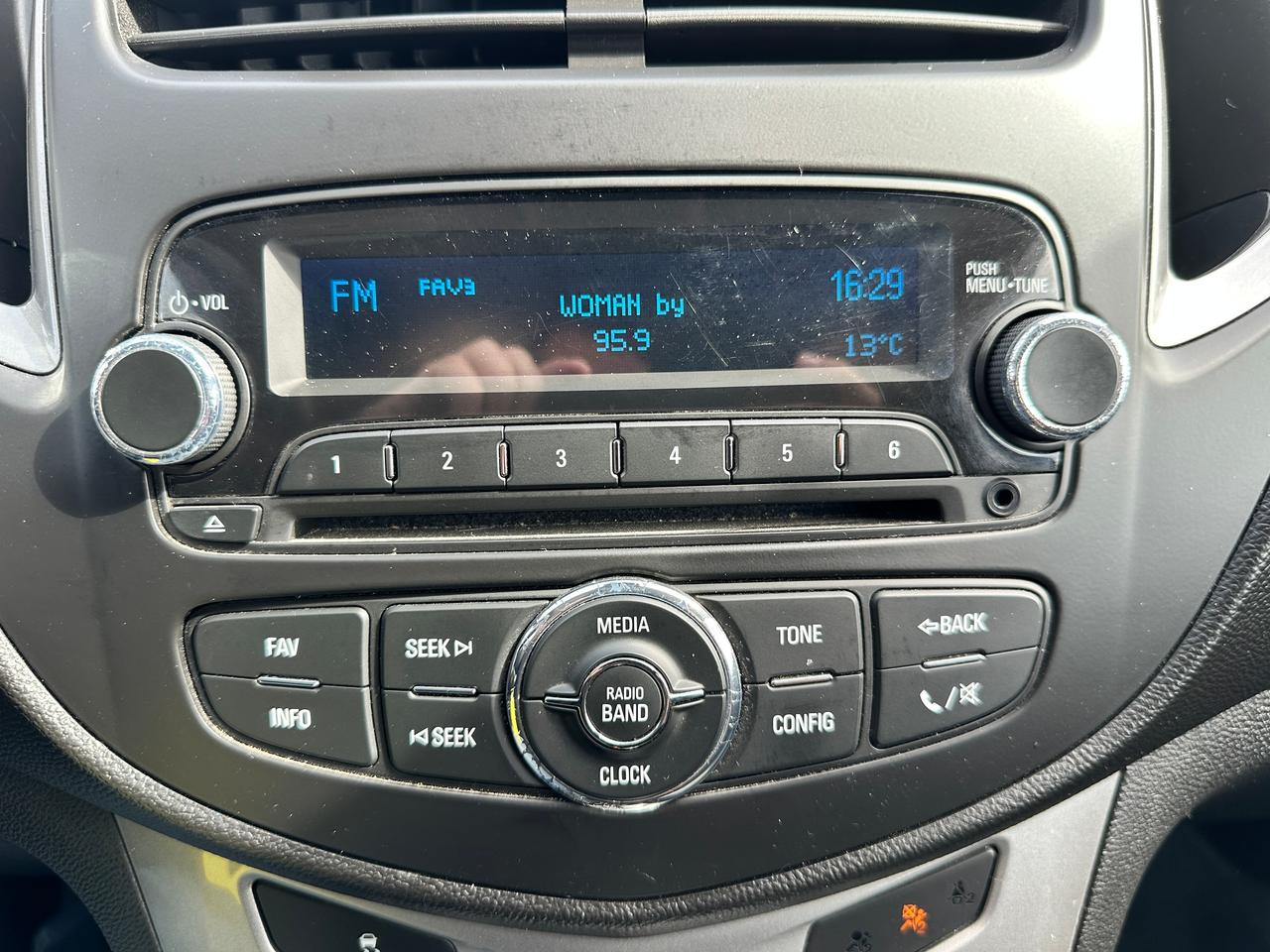 2015 Chevrolet Trax LT Cloth A/C AM/FM CD Player Bluetooth Alloys Photo