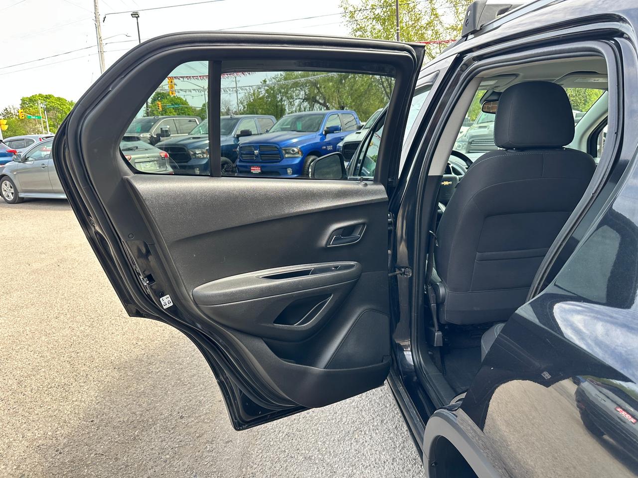 2015 Chevrolet Trax LT Cloth A/C AM/FM CD Player Bluetooth Alloys Photo