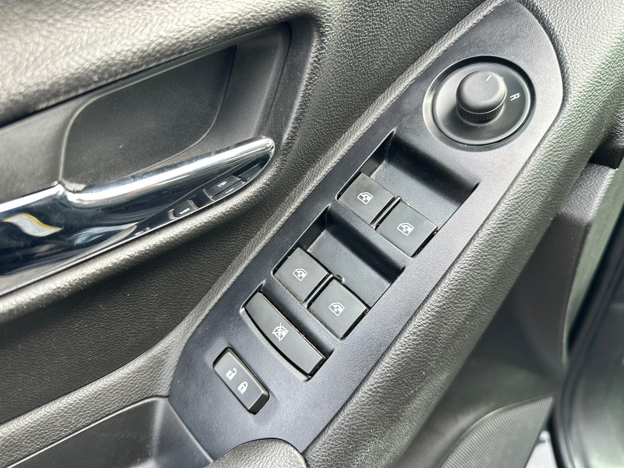 2015 Chevrolet Trax LT Cloth A/C AM/FM CD Player Bluetooth Alloys Photo