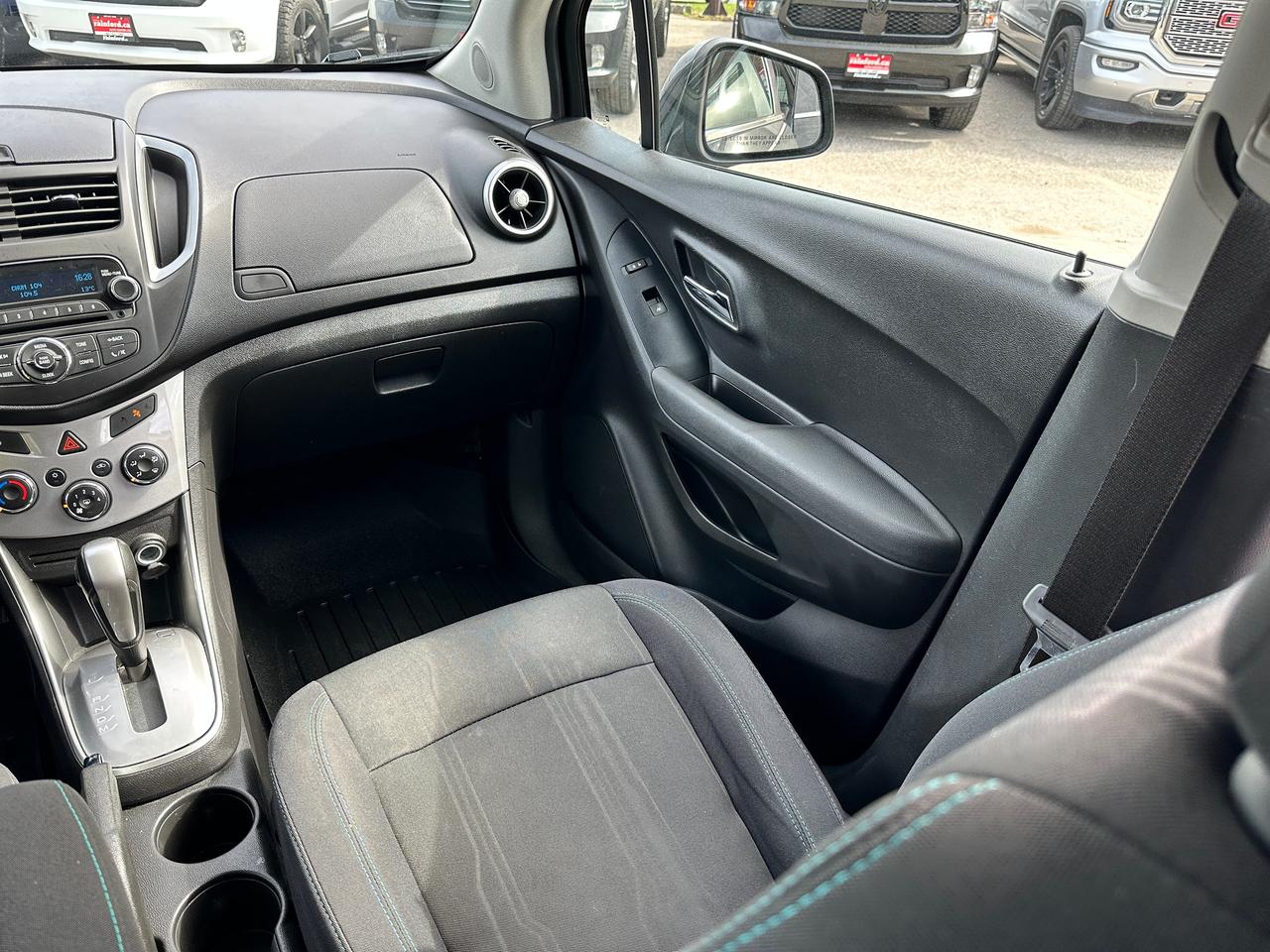 2015 Chevrolet Trax LT Cloth A/C AM/FM CD Player Bluetooth Alloys Photo