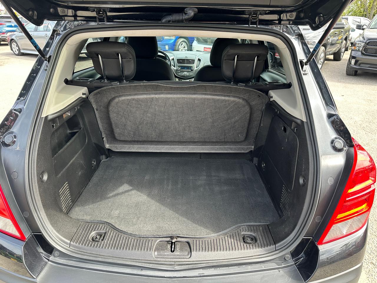 2015 Chevrolet Trax LT Cloth A/C AM/FM CD Player Bluetooth Alloys Photo