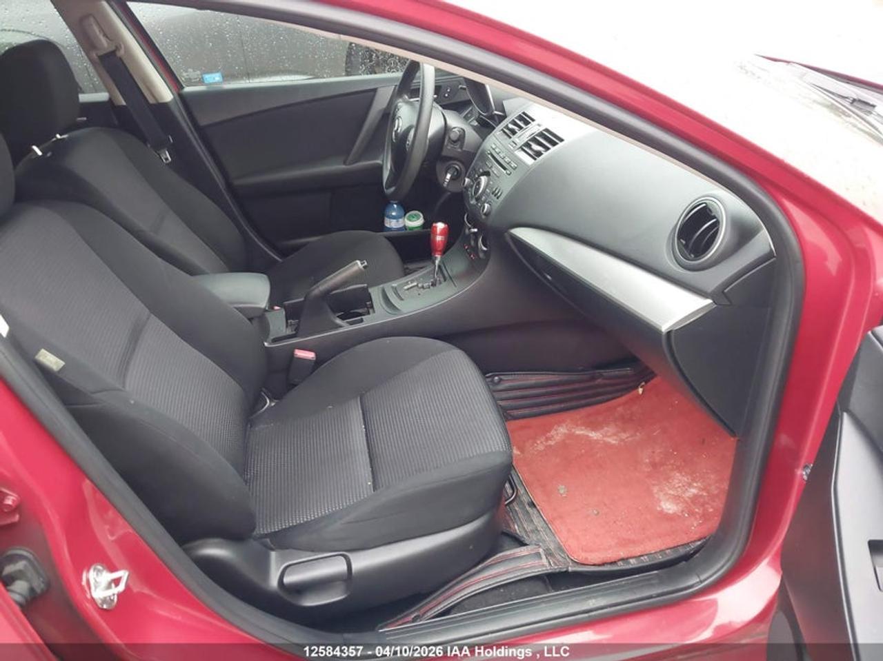 2013 Mazda MAZDA3 4dr HB Sport Auto Photo2
