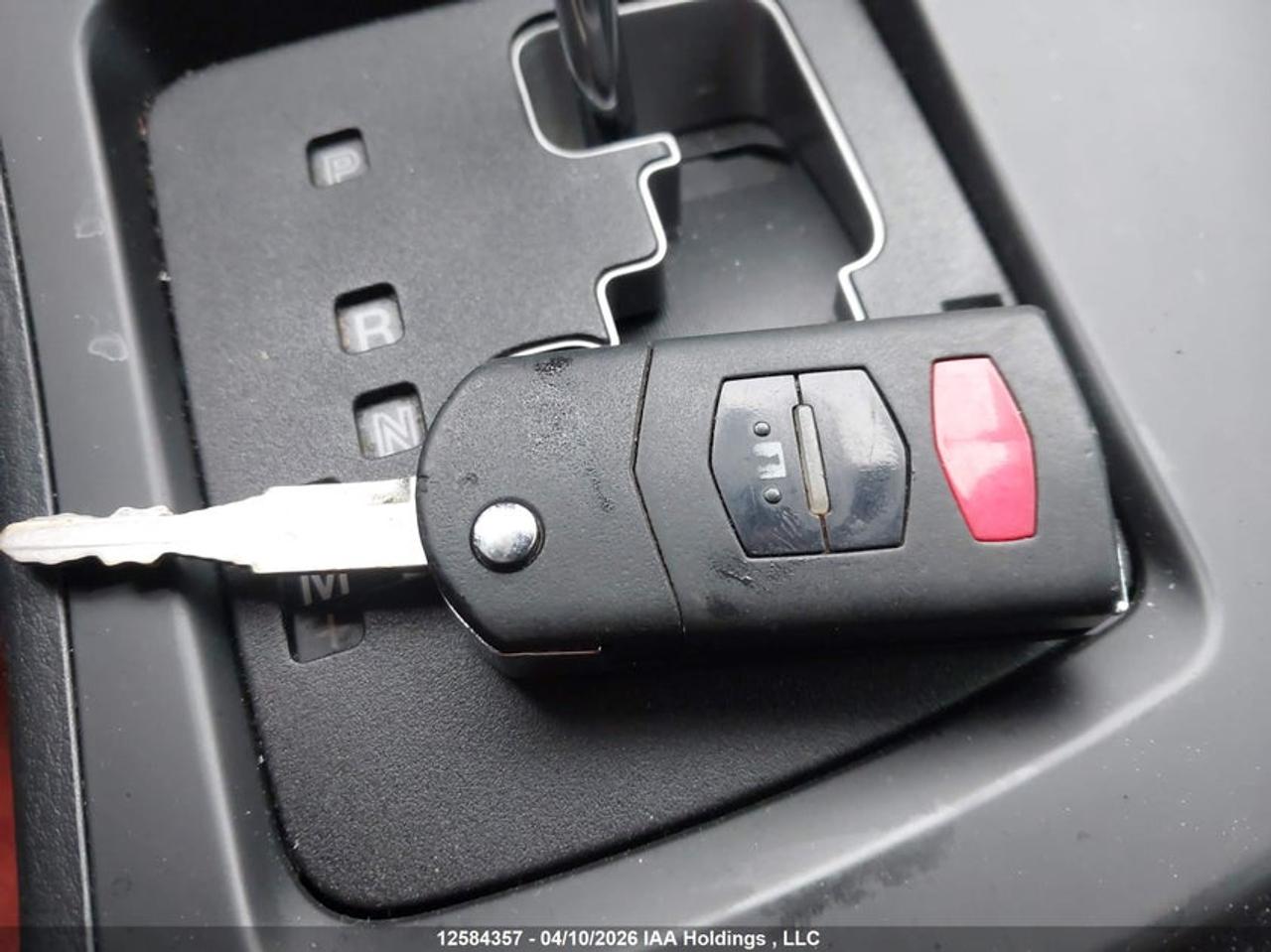 2013 Mazda MAZDA3 4dr HB Sport Auto Photo3