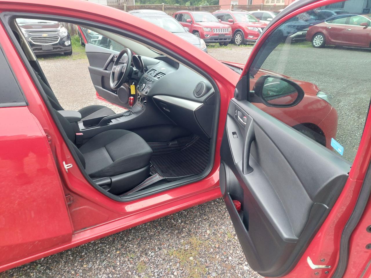 2013 Mazda MAZDA3 GX Photo