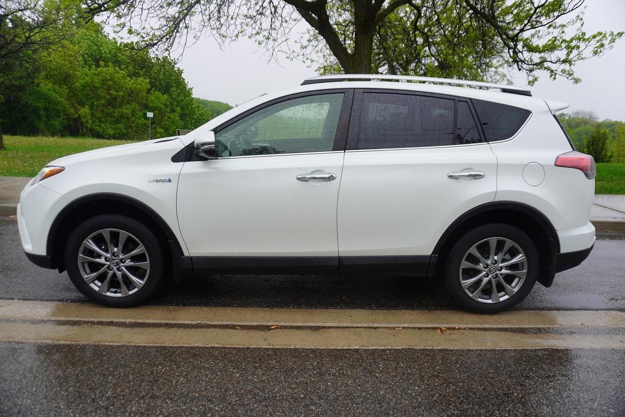2016 Toyota RAV4 LIMITED  Photo2