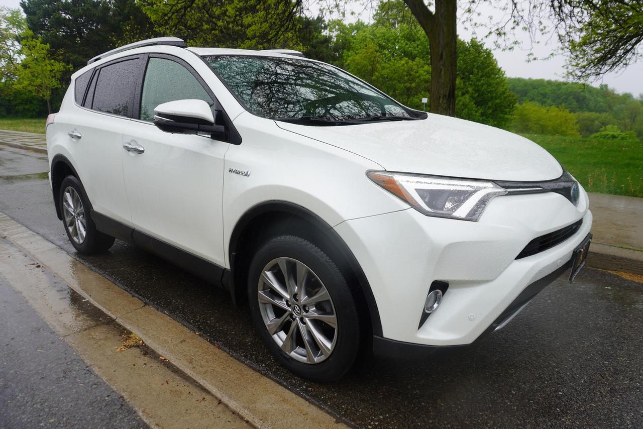 2016 Toyota RAV4 LIMITED  Photo