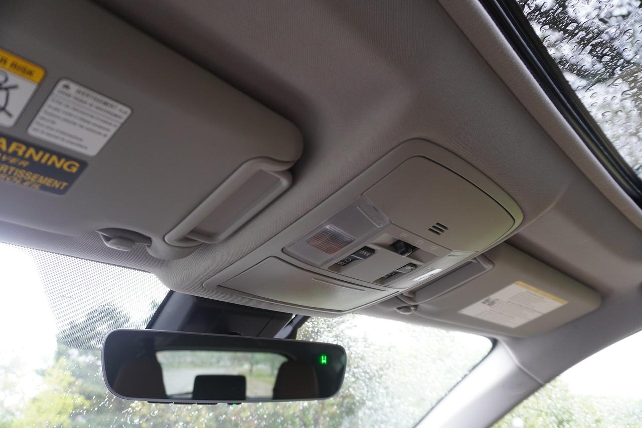 2016 Toyota RAV4 LIMITED  Photo