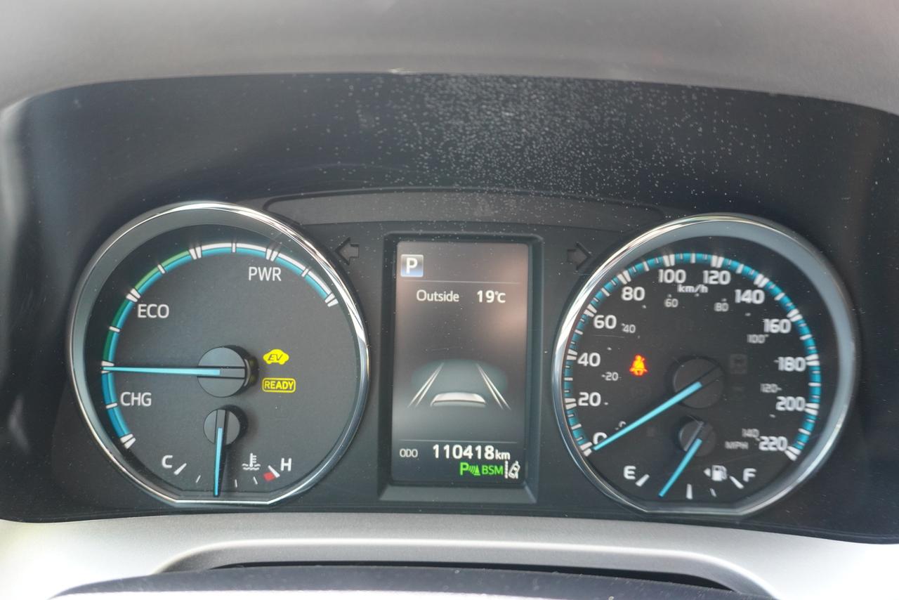 2016 Toyota RAV4 LIMITED / HYBRID / LOW KM'S / FULL SERVICE HISTORY Photo
