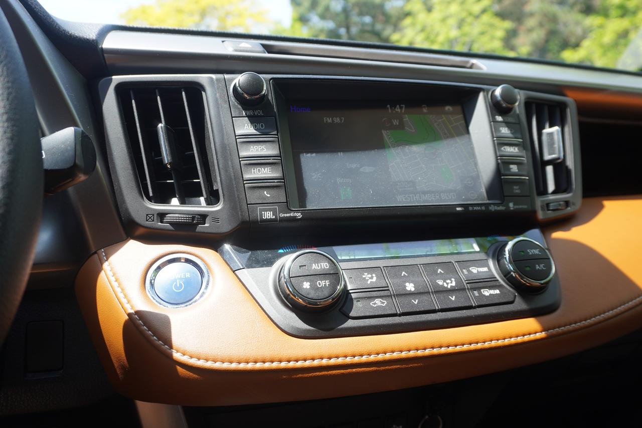 2016 Toyota RAV4 LIMITED / HYBRID / LOW KM'S / FULL SERVICE HISTORY Photo
