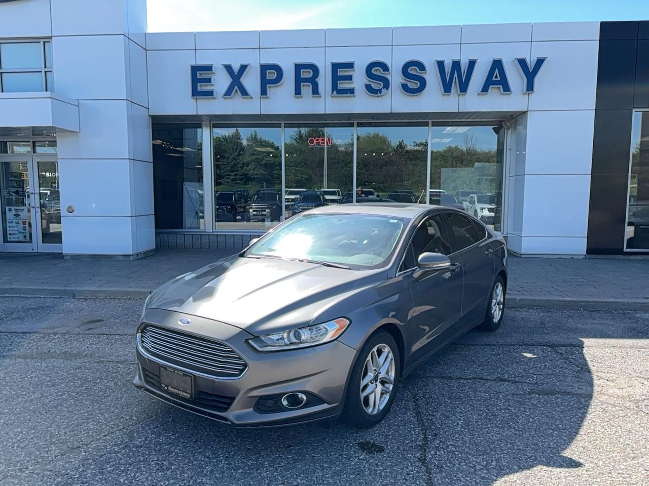 2013 Ford Fusion LOCAL TRADE, LEATHER, 2 SETS OF TIRES, AS TRADED Photo