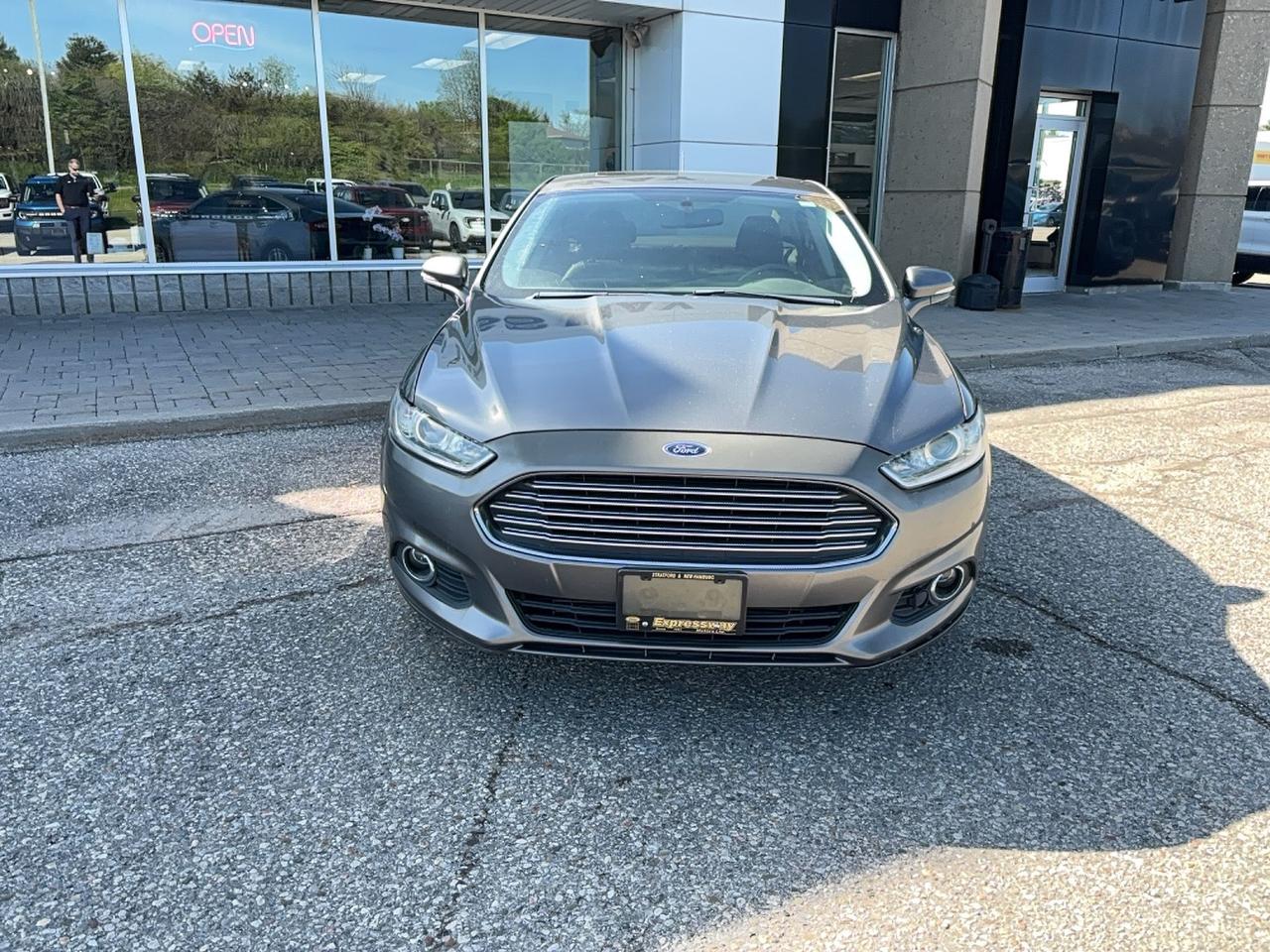 2013 Ford Fusion LOCAL TRADE, LEATHER, 2 SETS OF TIRES, AS TRADED Photo