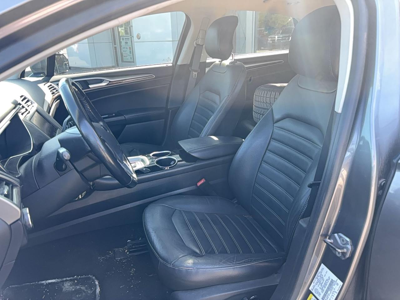 2013 Ford Fusion LOCAL TRADE, LEATHER, 2 SETS OF TIRES, AS TRADED Photo