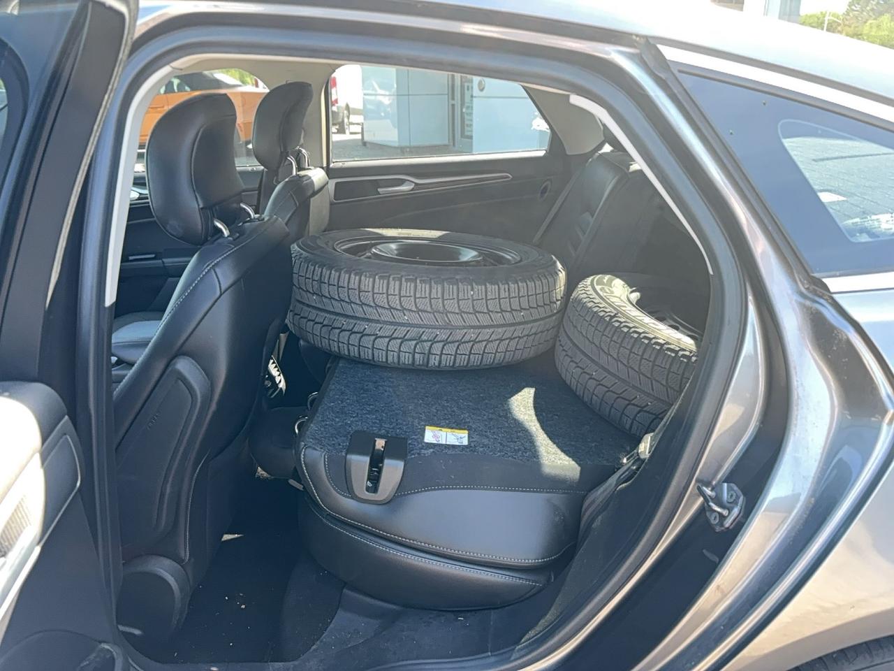 2013 Ford Fusion LOCAL TRADE, LEATHER, 2 SETS OF TIRES, AS TRADED Photo