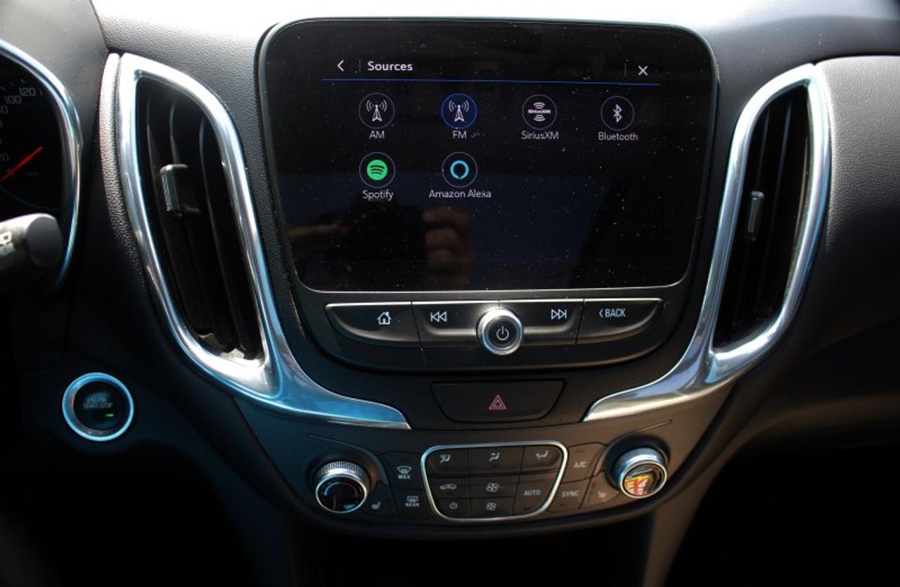 2020 Chevrolet Equinox LT*Low Ks*Heated Seats*CarPlay*OnStar*Rear Cam*Nav Photo