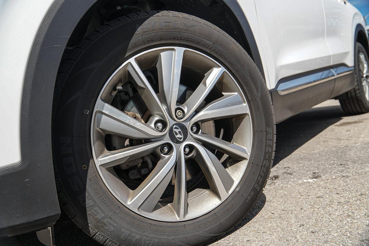 2020 Hyundai Santa Fe Preferred AWD |PANO|LEATHER|BSM|LDW|HEATED SEATS Photo4