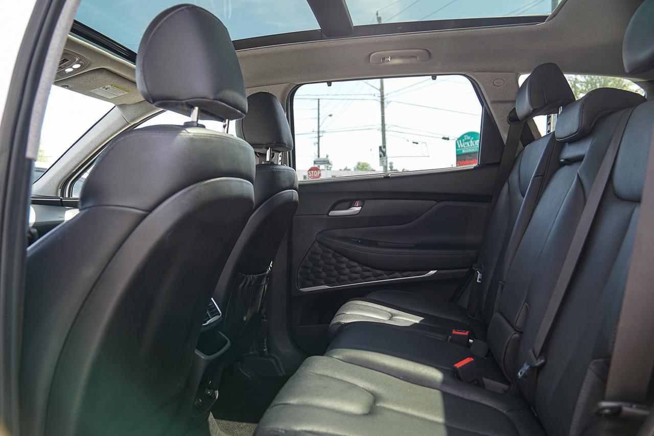 2020 Hyundai Santa Fe Preferred AWD |PANO|LEATHER|BSM|LDW|HEATED SEATS Photo