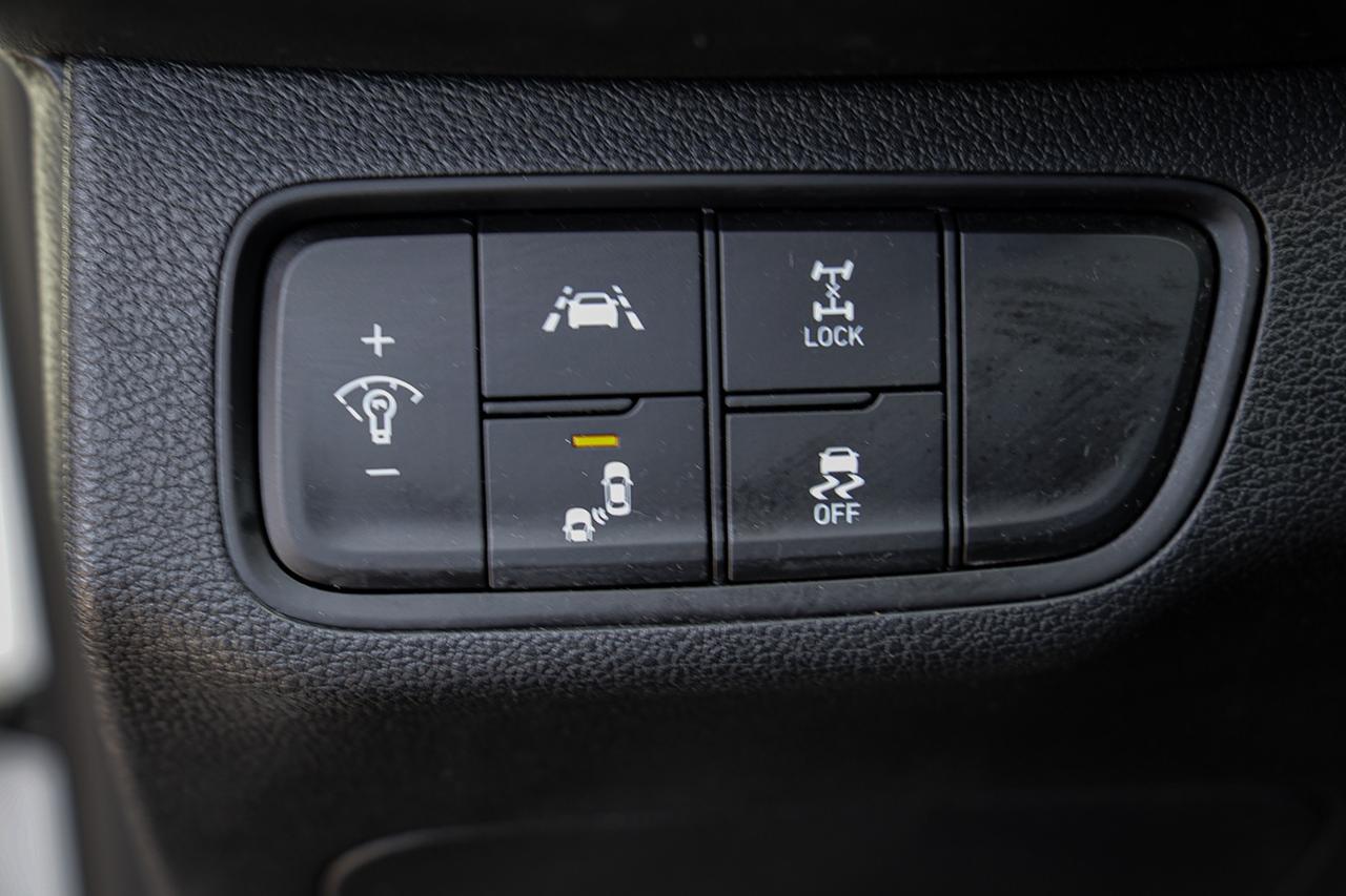2020 Hyundai Santa Fe Preferred AWD |PANO|LEATHER|BSM|LDW|HEATED SEATS Photo
