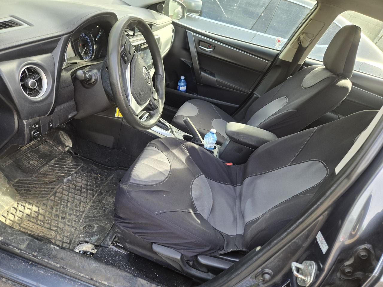 2019 Toyota Corolla LE Photo