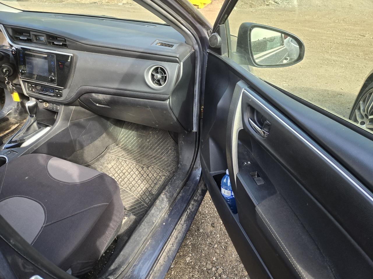 2019 Toyota Corolla LE Photo