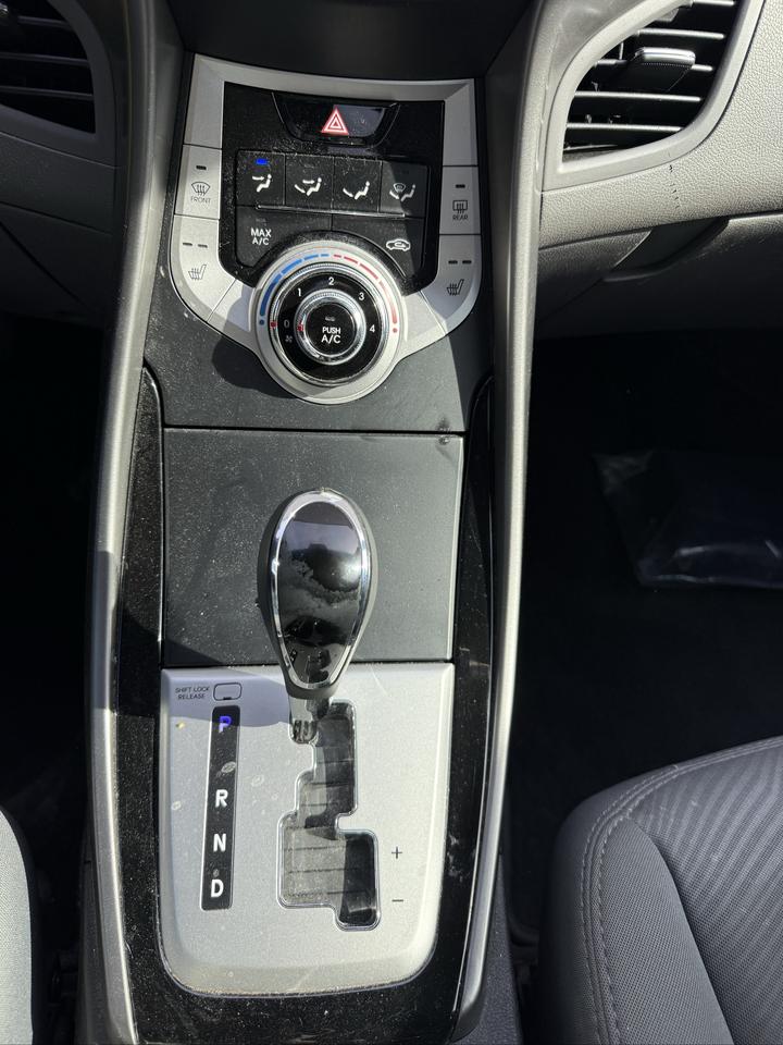 2011 Hyundai Elantra GLS Photo