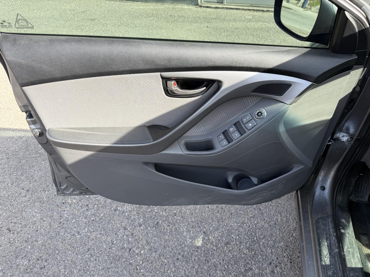 2011 Hyundai Elantra GLS Photo