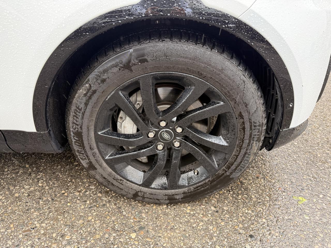 2019 Land Rover Discovery HSE Luxury | Clean CARFAX Photo