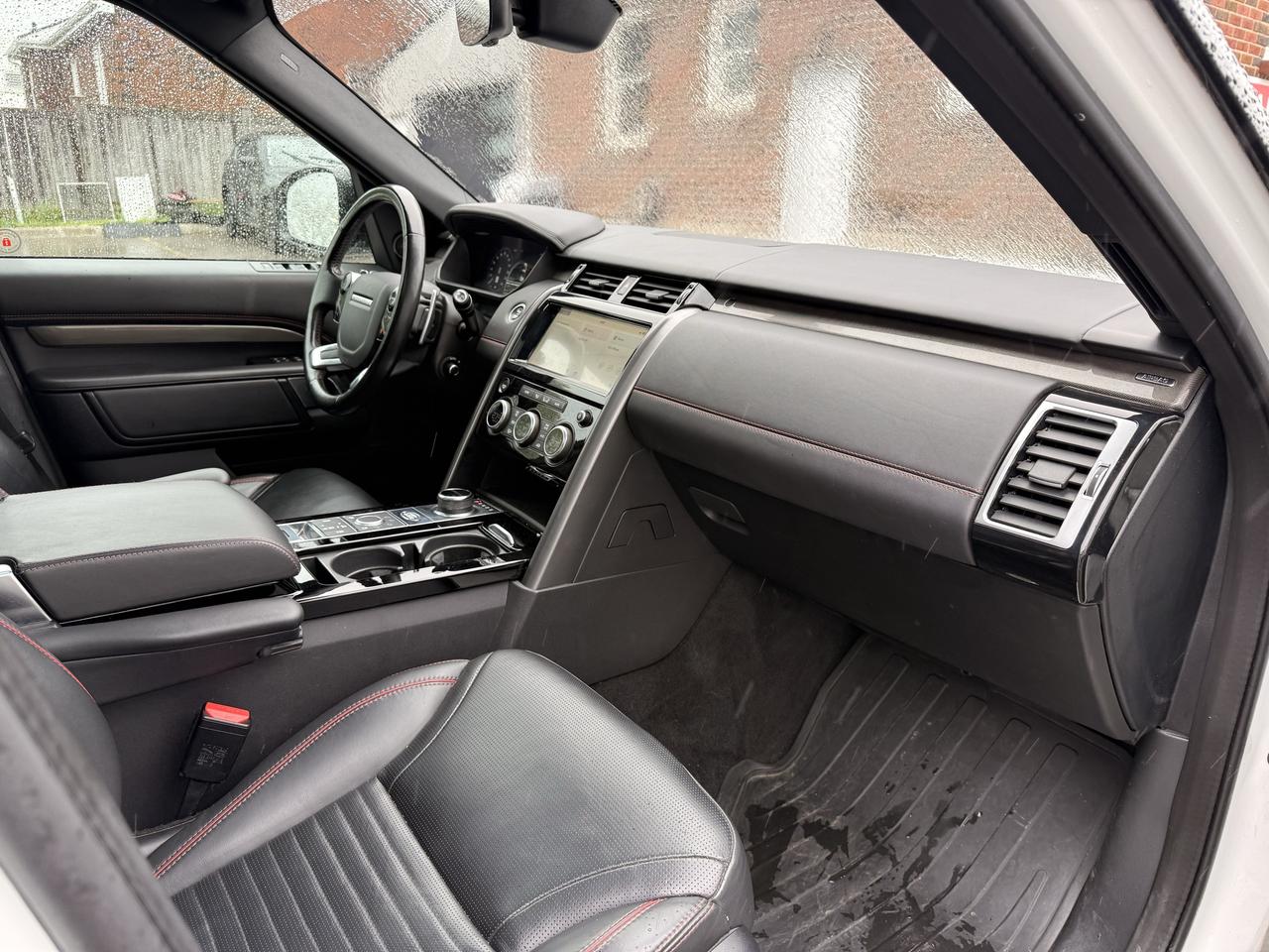 2019 Land Rover Discovery HSE Luxury | Clean CARFAX Photo