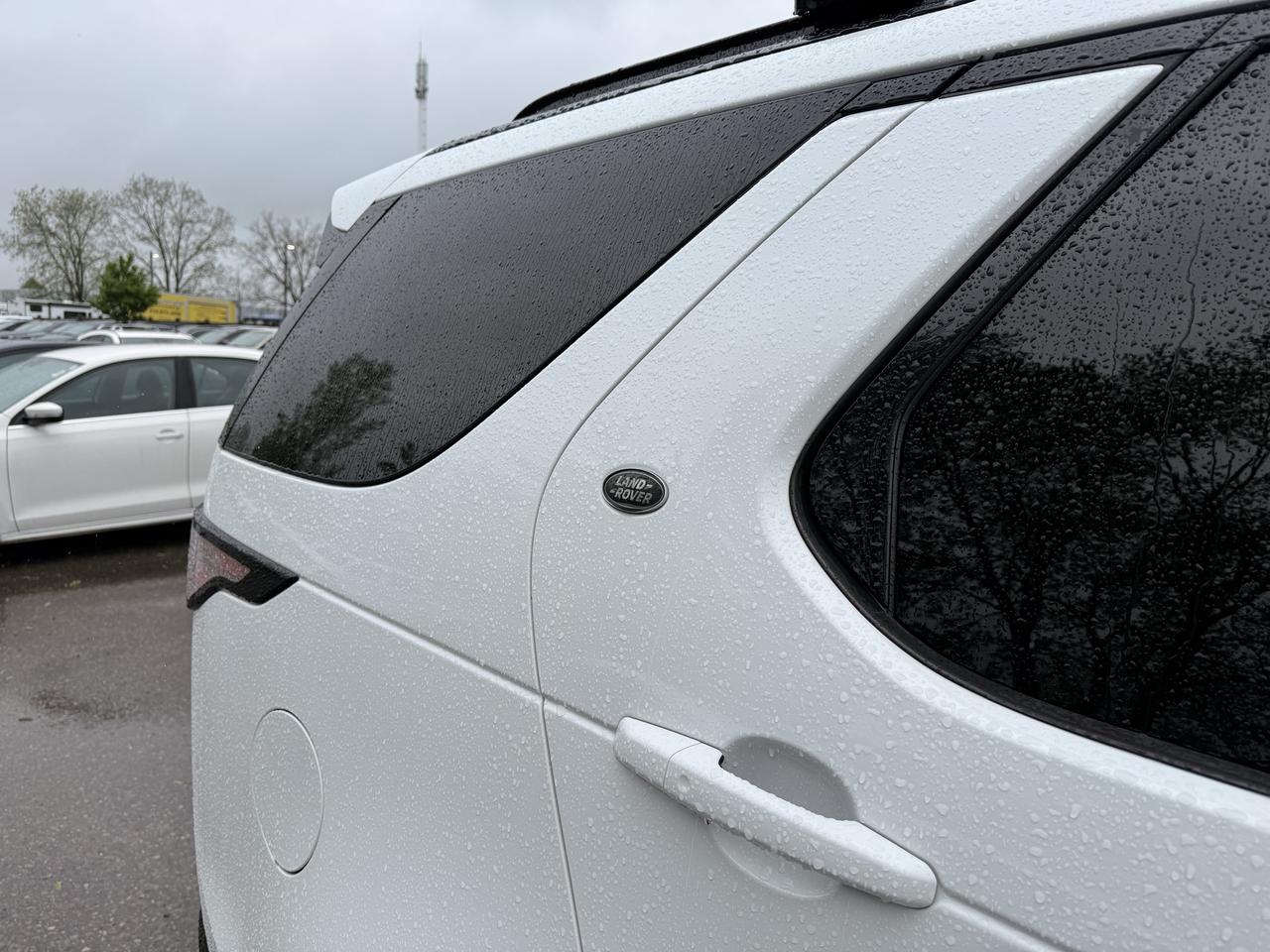 2019 Land Rover Discovery HSE Luxury | Clean CARFAX Photo