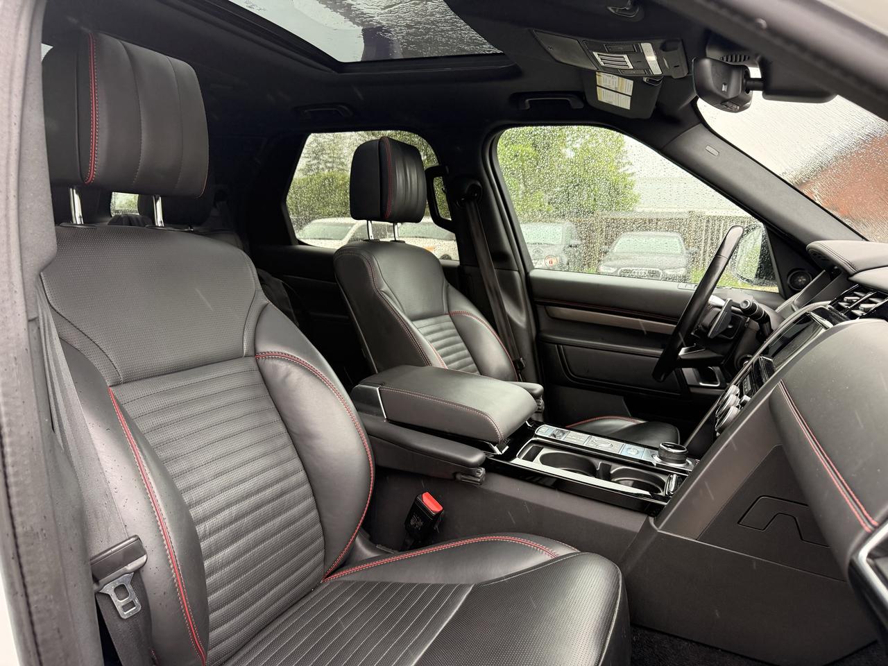 2019 Land Rover Discovery HSE Luxury | Clean CARFAX Photo