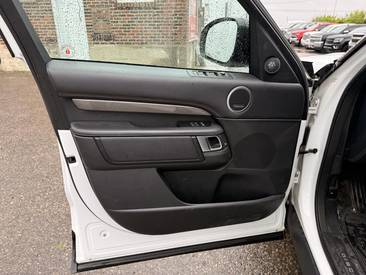 2019 Land Rover Discovery HSE Luxury | Clean CARFAX Photo